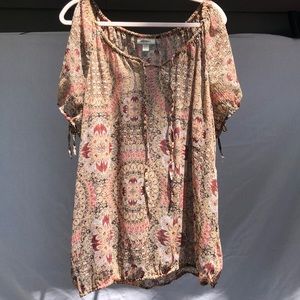 Double cold shoulder summer plus size top!